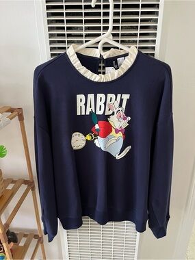 H&M Navy Graphic Sweatshirt with White Ruffle Collar Size L